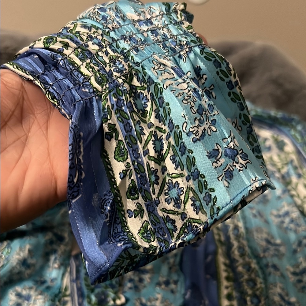 Catherine Malandrino Blue and White Ruffled V-Neck Blouse NWT retail $68 - Picture 5 of 7